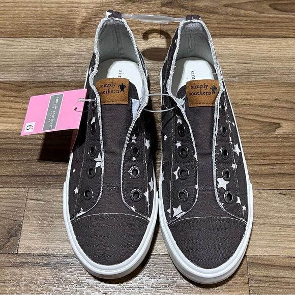 NWT Simply Southern Vintage Gray Star Loafer Sneakers Size 6 - Picture 2 of 8